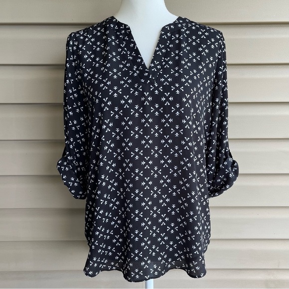 Chaus Tops - •Chaus• Patterned Split V-Neck Popover Blouse - Size Smalll